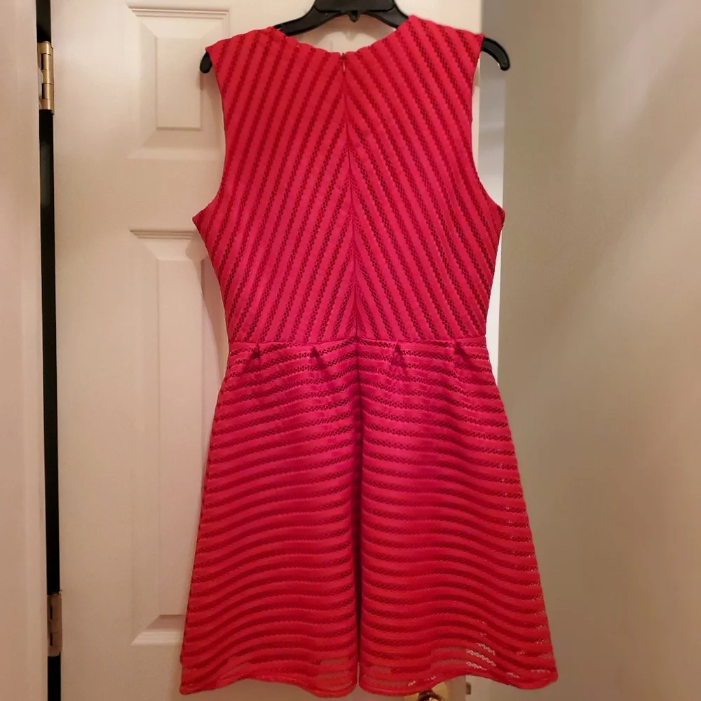 Great condition, H&M red dress, size 14 - Picture 3 of 6